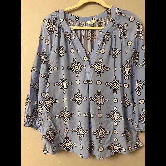 Crown & Ivy Blue Floral Blouse - Size L - Picture 1 of 8